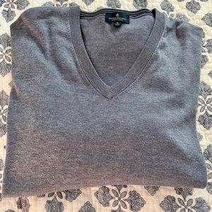 Men’s Brooks Brothers V-Neck Sweater